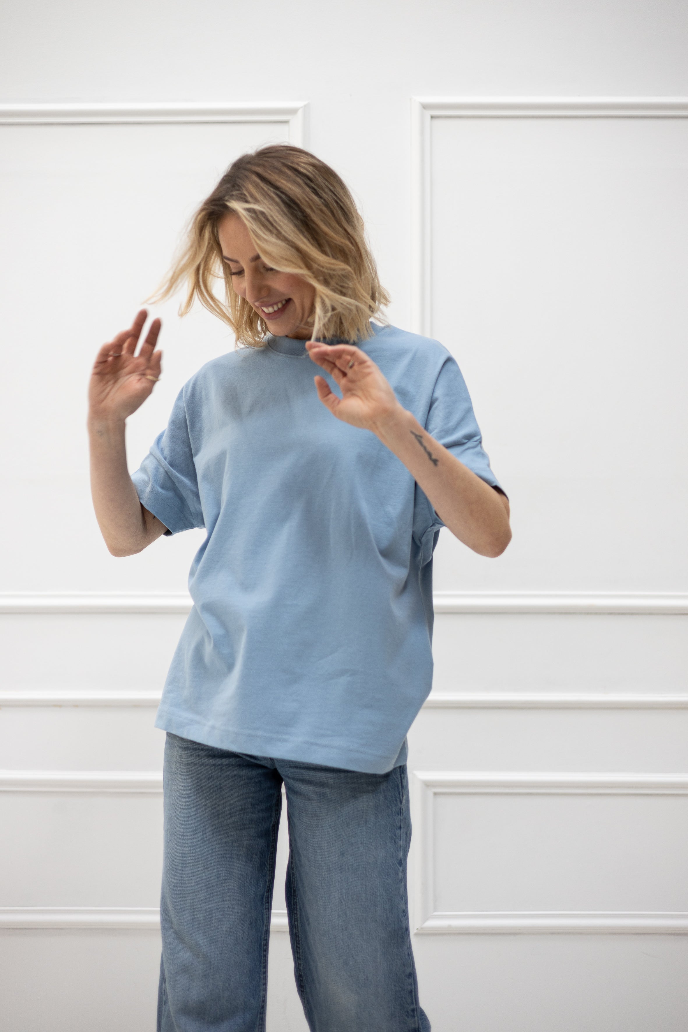 Soft Touch T-Shirt "Heart flower" – Dusty Blue