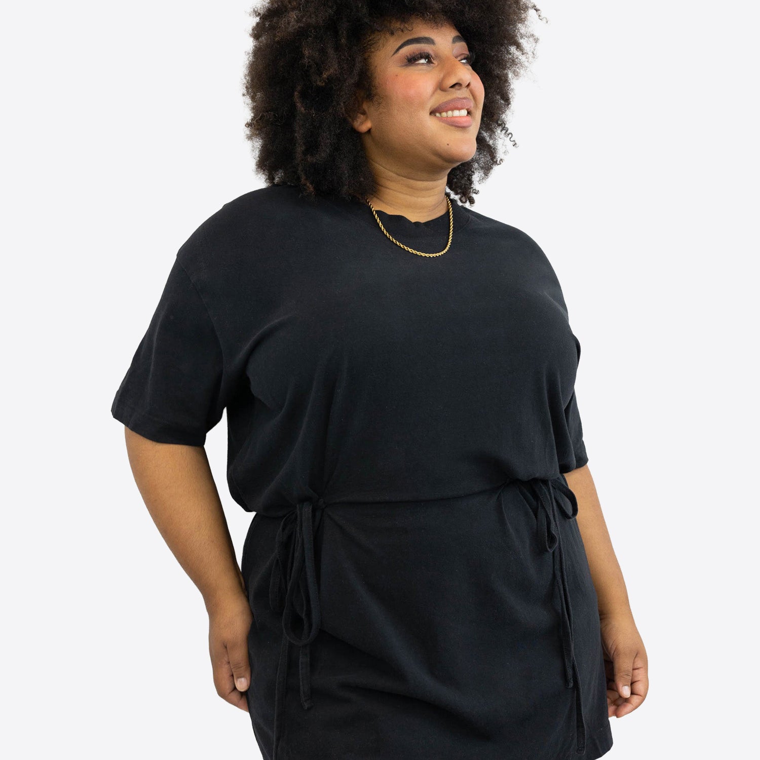 T-Shirt-Kleid mit Schleifen-Bindung – Schwarz