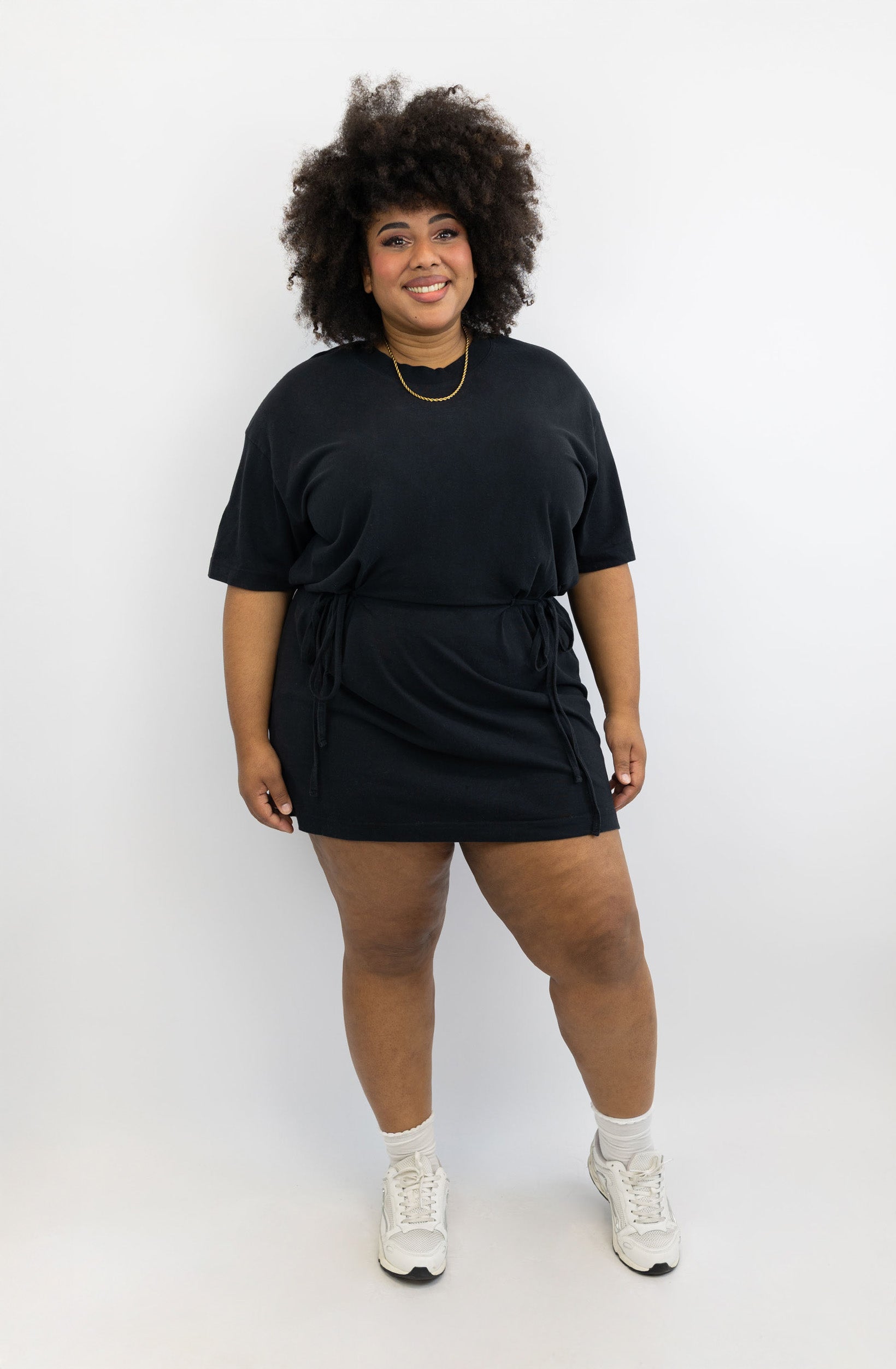 T-Shirt-Kleid mit Schleifen-Bindung – Schwarz