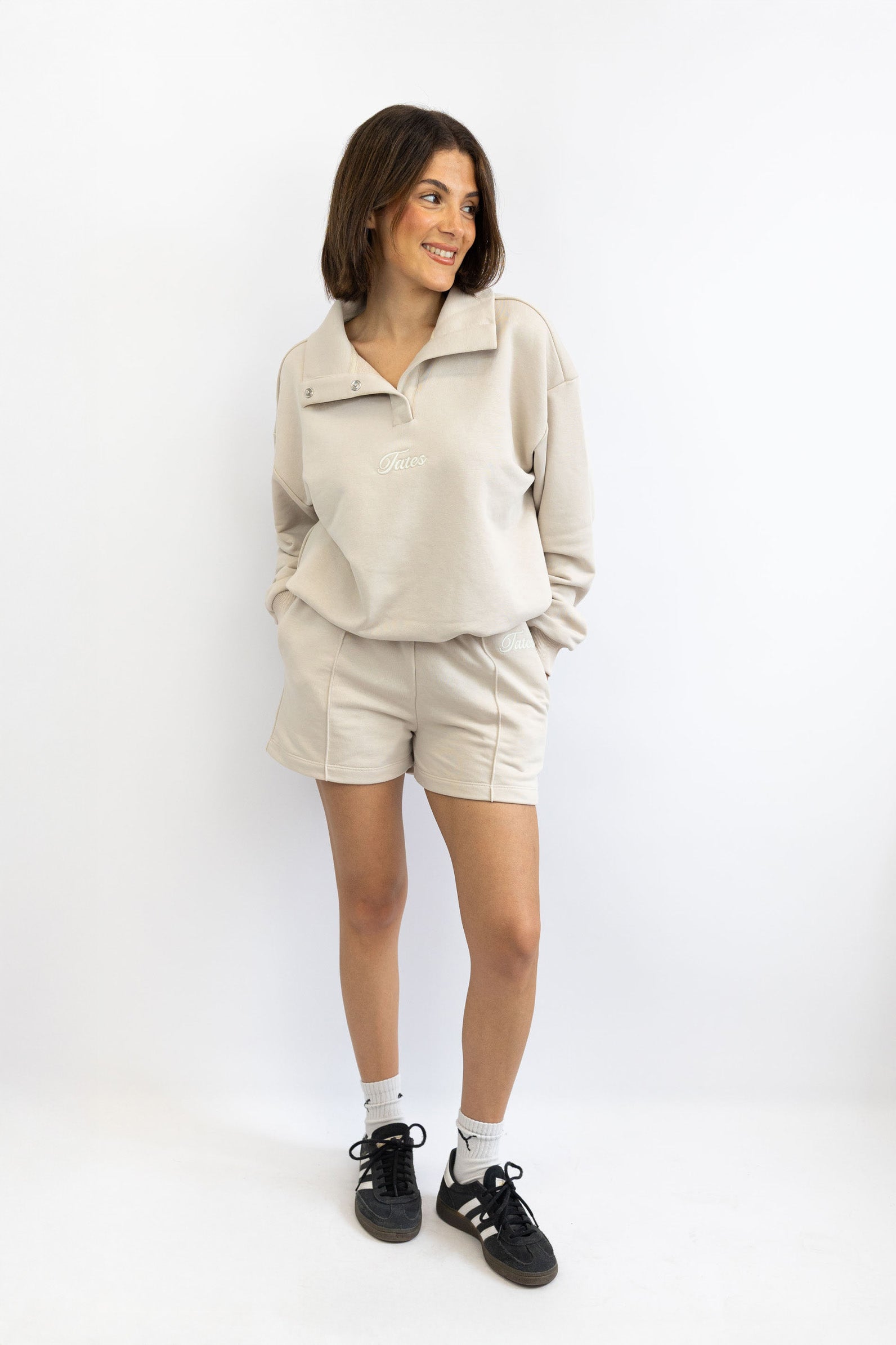 Light Jogginghose kurz mit Biese – Beige