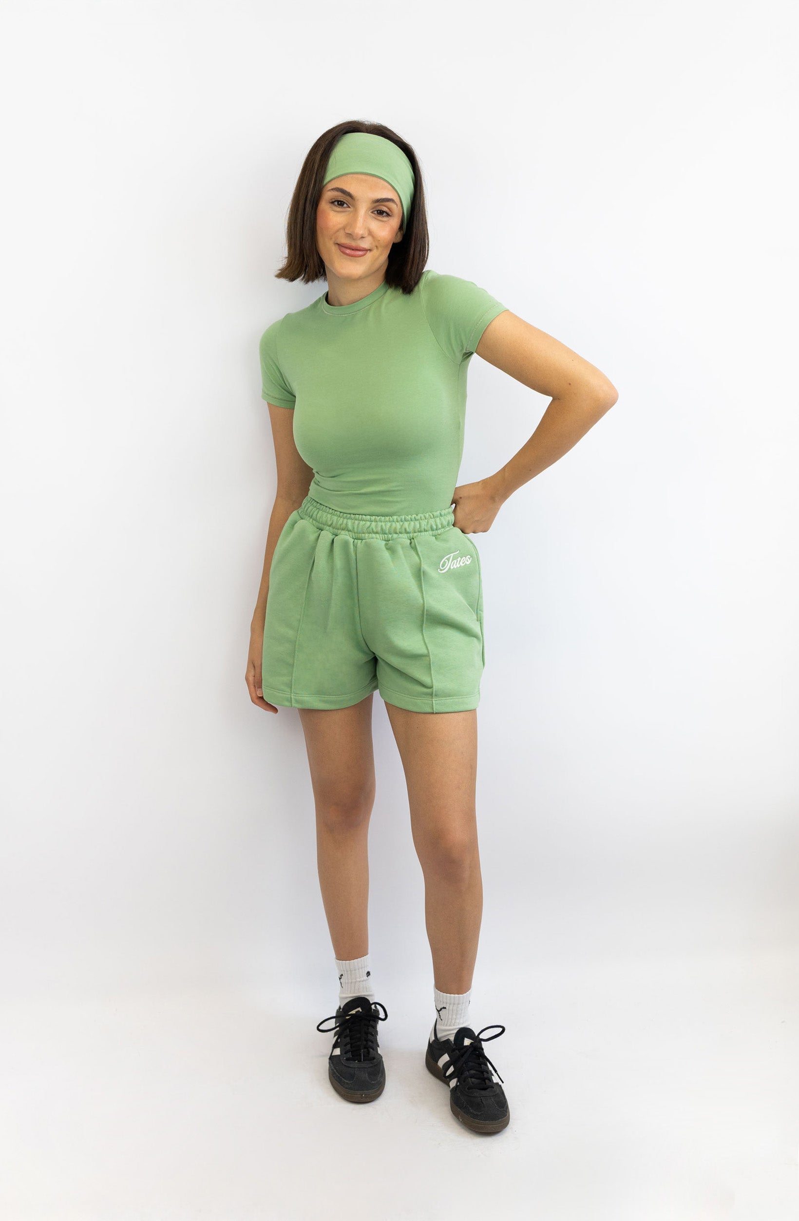 Light Jogginghose kurz mit Biese – Matcha