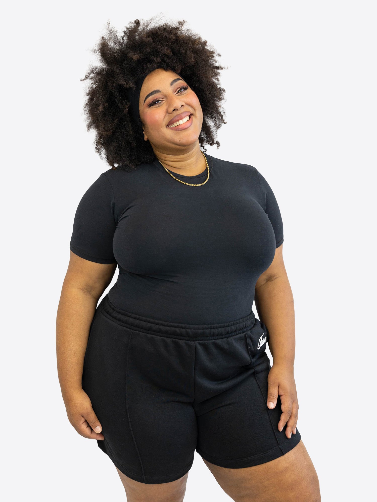 Light Jogginghose kurz mit Biese – Schwarz