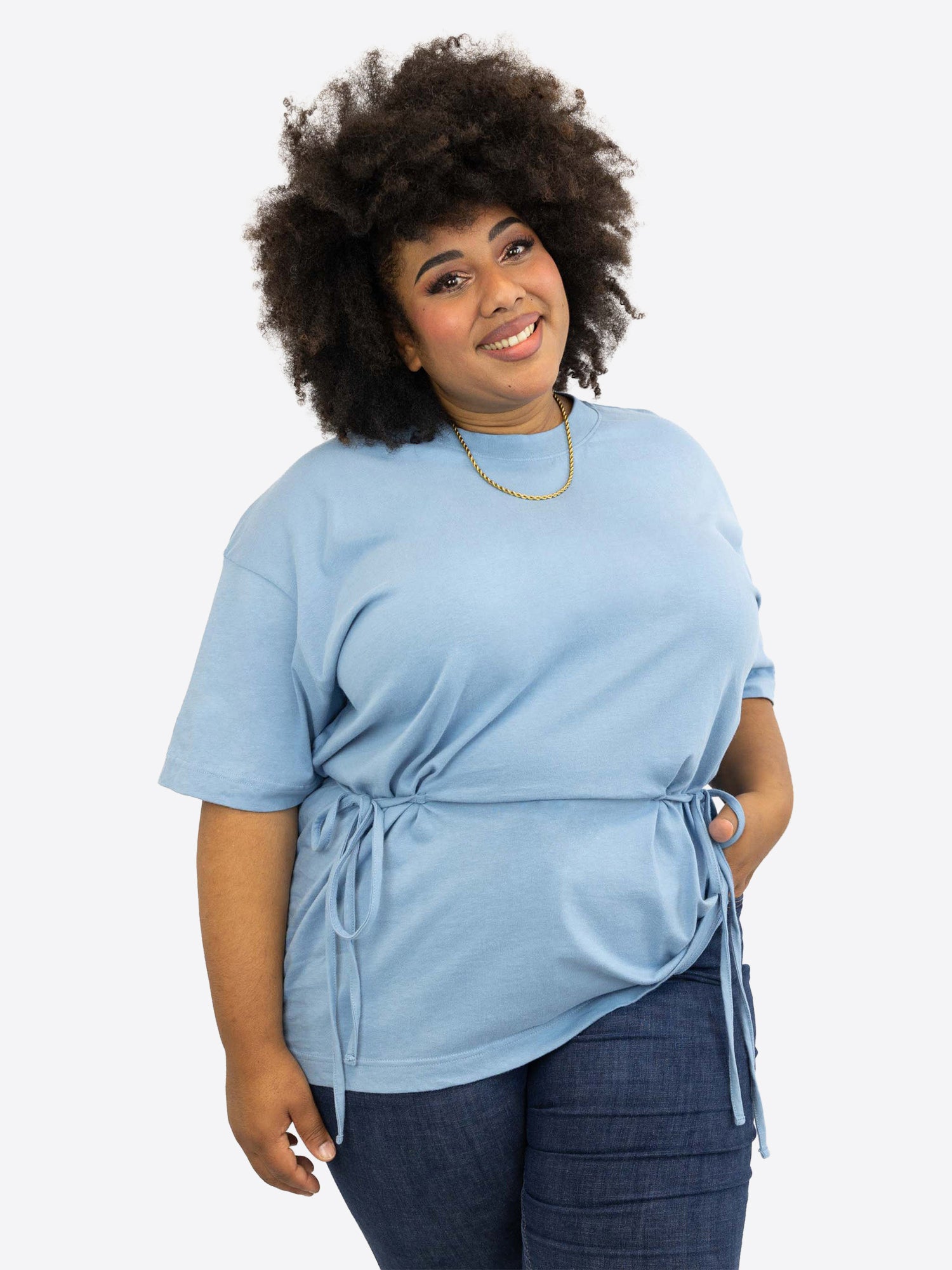 T-Shirt mit Schleifen-Bindung – Dusty Blue