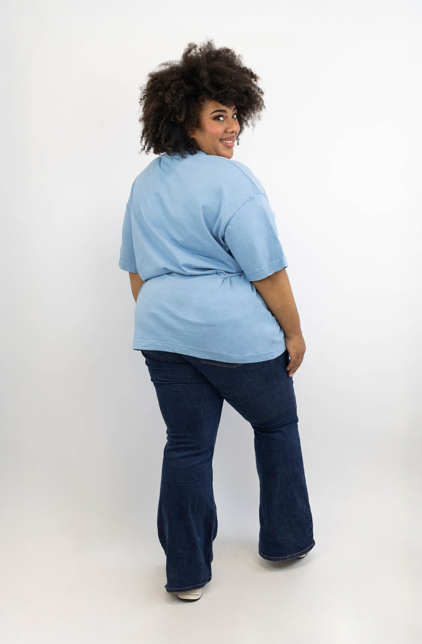 T-Shirt mit Schleifen-Bindung – Dusty Blue