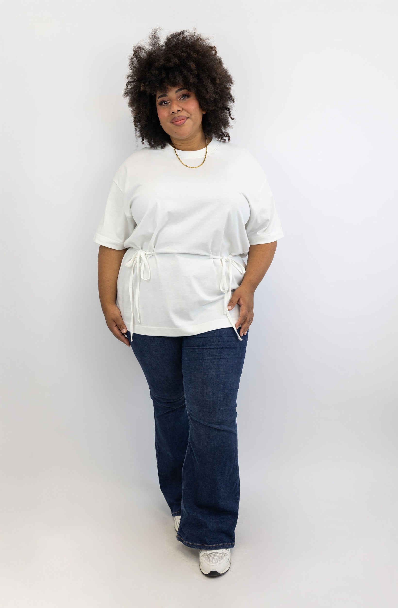 T-Shirt mit Schleifen-Bindung – Off white