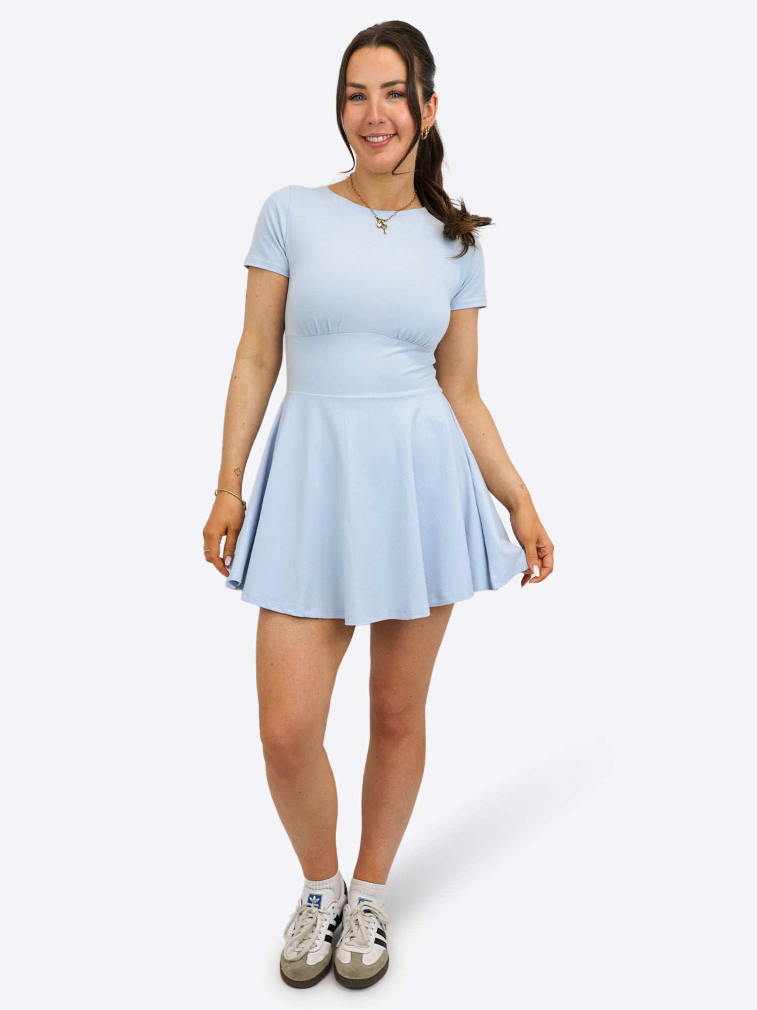 Kurzes Skort Kleid – Hellblau