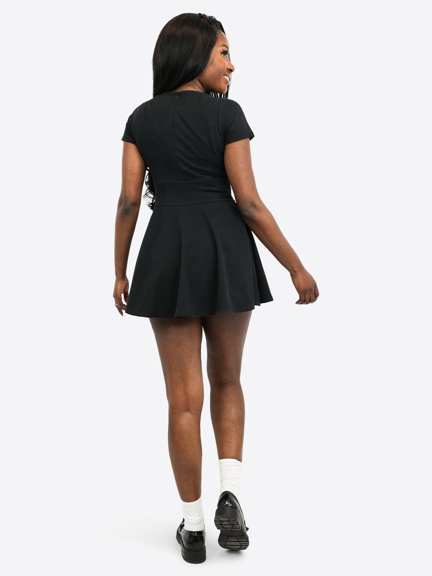 Kurzes Skort Kleid - Schwarz